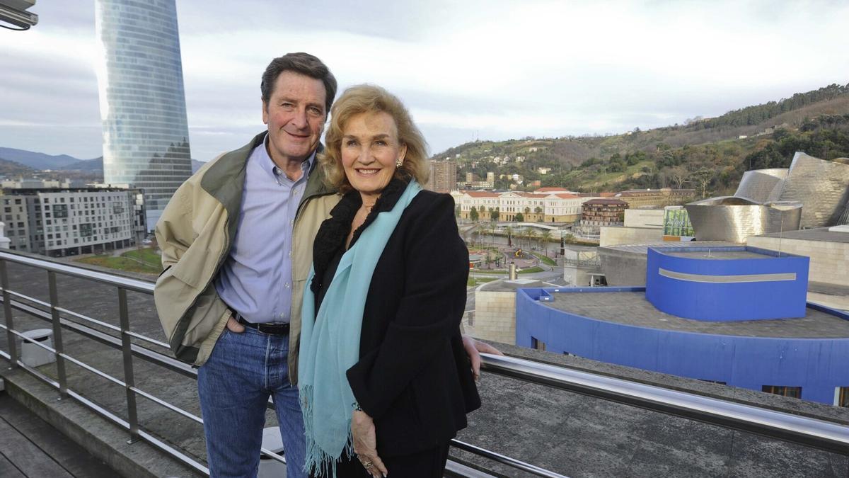 John Garamendi junto a su esposa Patricia, en su última visita a Euskadi. Jose Mari Martínez